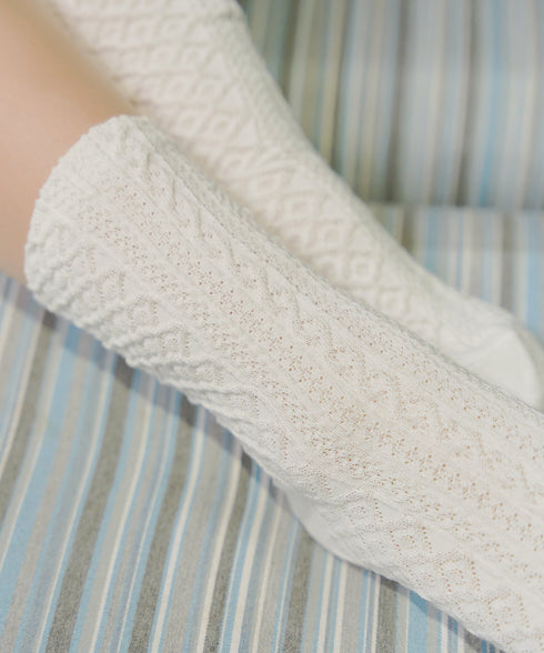 【安田美沙子さん着用】ケーブル柄編みソックス