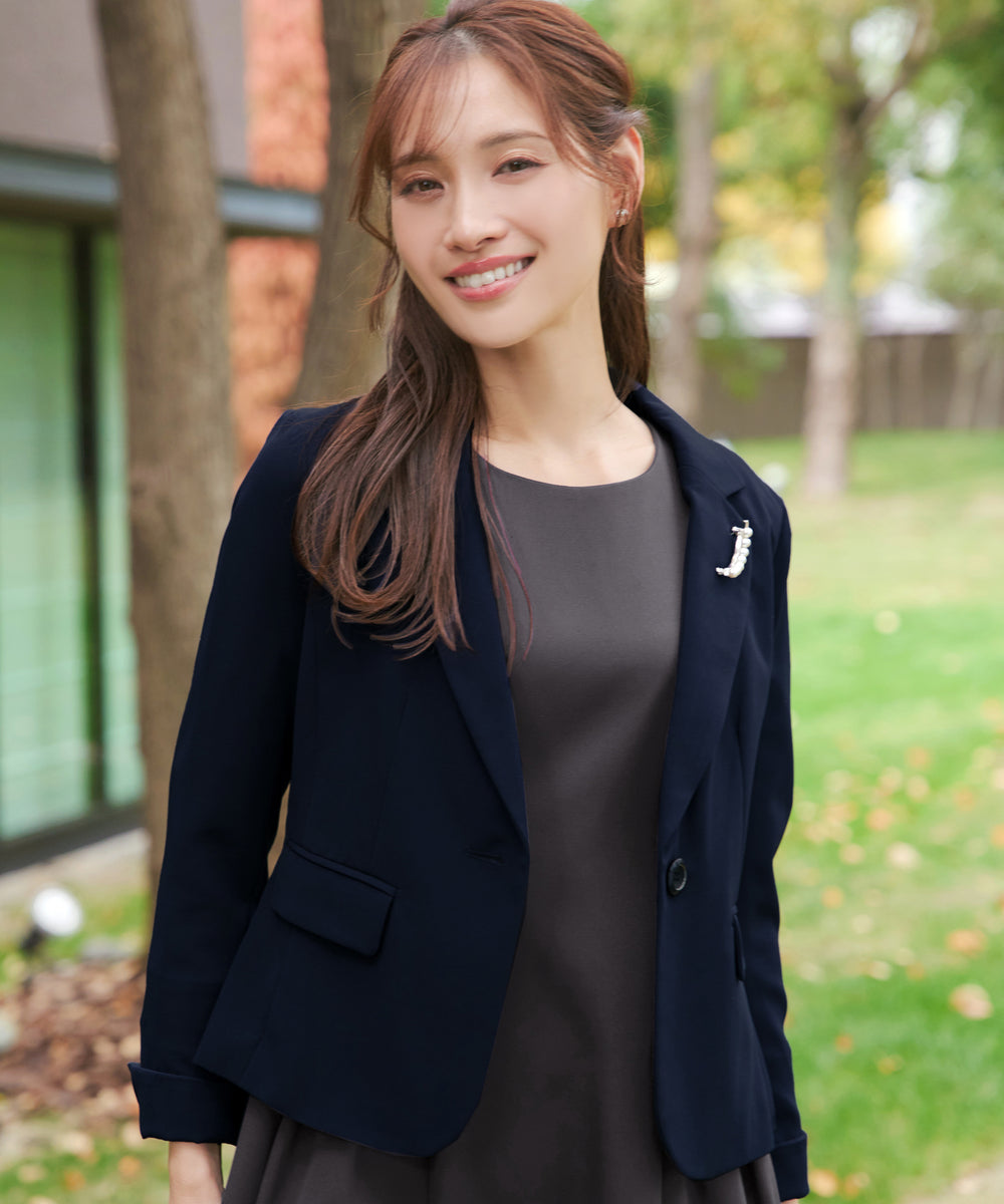 09 A.P.C. クロップド ジャケット 紺〜黒　光沢感 ダブルポケット S ダブルクロス】カラーレスジャケット / Tiaclasse | ファッション通販
