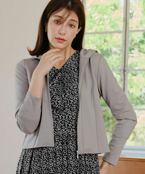 【クリアランスセール / UVカット/ 吸水速乾】 “きれい見え” カットソーラインフードパーカー