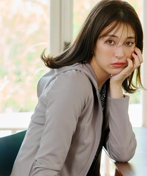 【クリアランスセール / UVカット/ 吸水速乾】 “きれい見え” カットソーラインフードパーカー