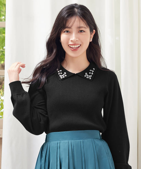 襟ビジュー付きニットプルオーバー