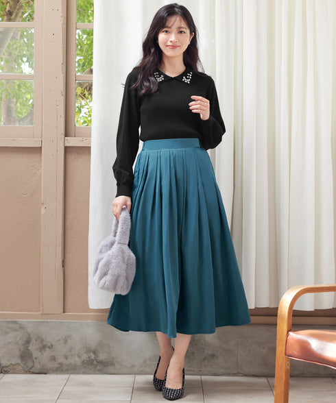 襟ビジュー付きニットプルオーバー