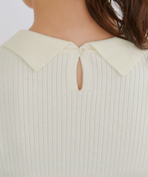 襟ビジュー付きニットプルオーバー