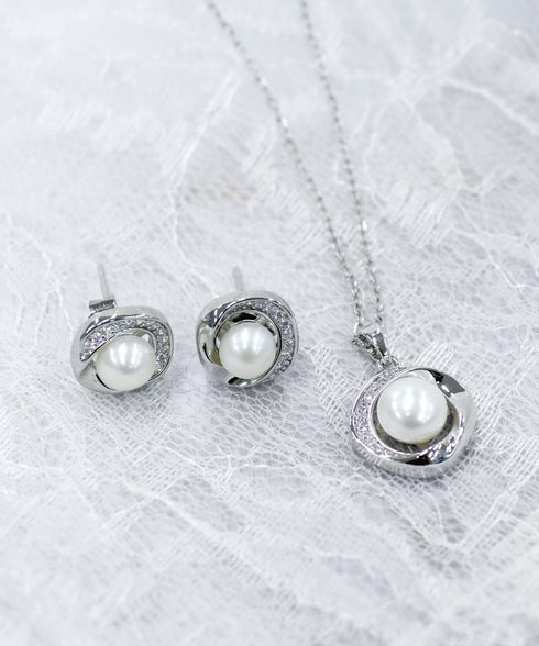 【おのののかさん着用・金属アレルギー対応】淡水パールピアス&ネックレス