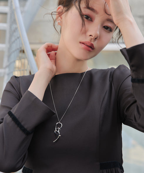 【安田美沙子さん着用】ベロアラインフレアワンピース