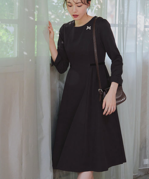 【安田美沙子さん着用】ベロアラインフレアワンピース