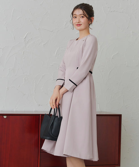 【安田美沙子さん着用】ベロアラインフレアワンピース