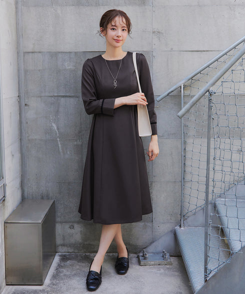 【安田美沙子さん着用】ベロアラインフレアワンピース