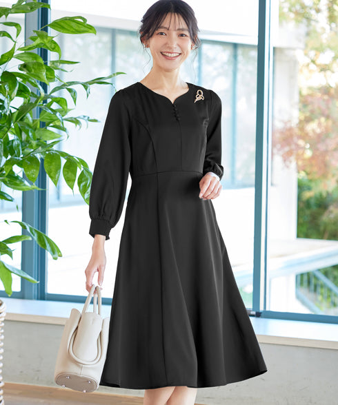 ハートネックくるみ釦ワンピース