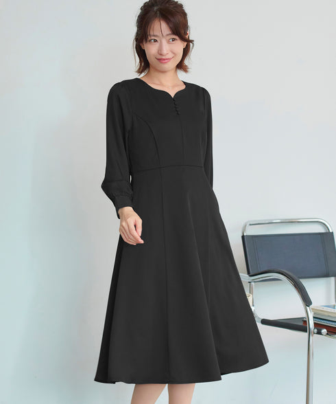 ハートネックくるみ釦ワンピース