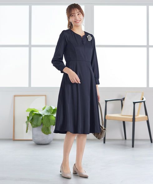 ハートネックくるみ釦ワンピース