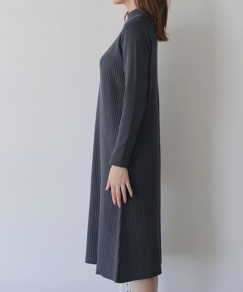 【安田美沙子さん着用】リブ切替ニットワンピース