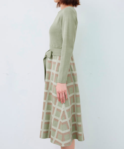 【クリアランスセール】リボンベルト付きチェック柄ニットワンピース