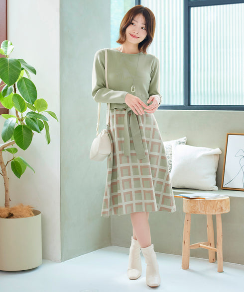 【クリアランスセール】リボンベルト付きチェック柄ニットワンピース