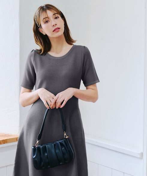 【アウトレット】クールネック半袖ニットフレアワンピース