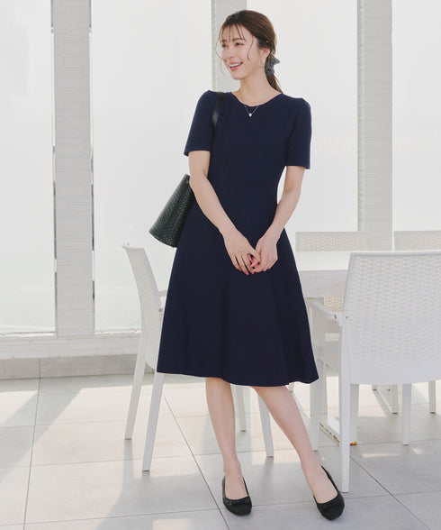 【アウトレット】クールネック半袖ニットフレアワンピース
