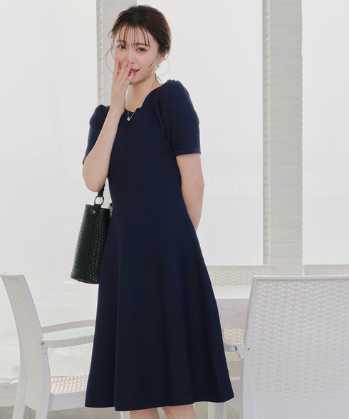 【アウトレット】クールネック半袖ニットフレアワンピース