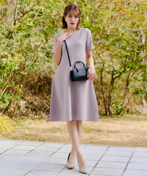 【アウトレット】クールネック半袖ニットフレアワンピース