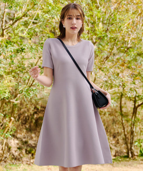 【アウトレット】クールネック半袖ニットフレアワンピース