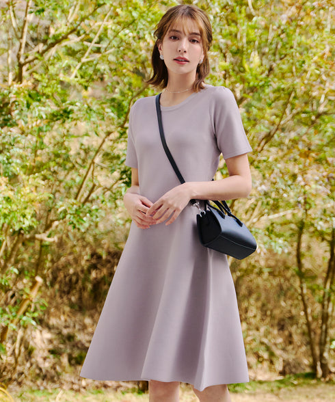 【アウトレット】クールネック半袖ニットフレアワンピース