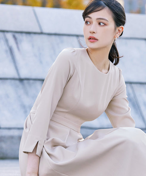 アシンメトリータックフレアワンピース