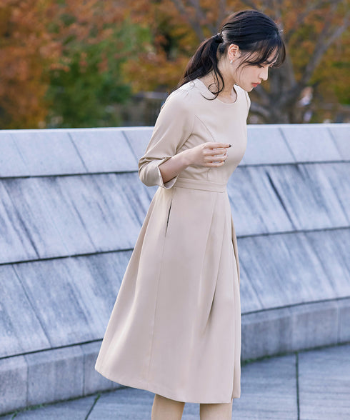 アシンメトリータックフレアワンピース