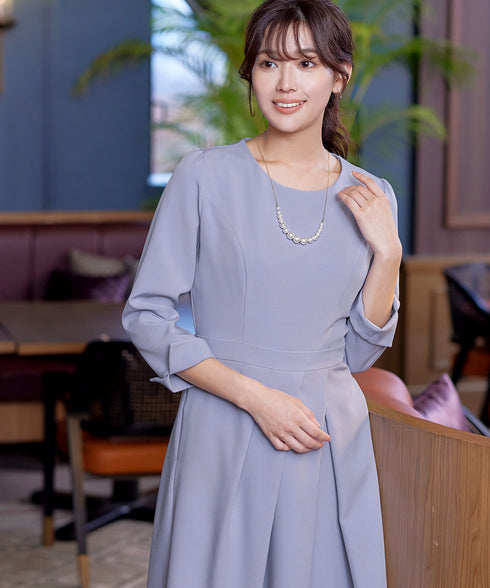 アシンメトリータックフレアワンピース