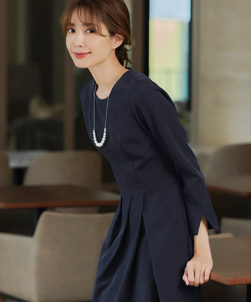 アシンメトリータックフレアワンピース