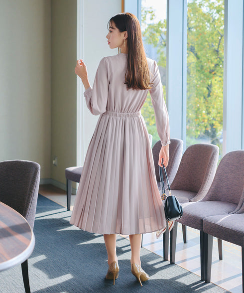 パールボタンプリーツワンピース