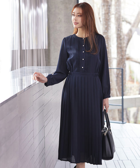 パールボタンプリーツワンピース