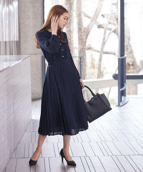 パールボタンプリーツワンピース