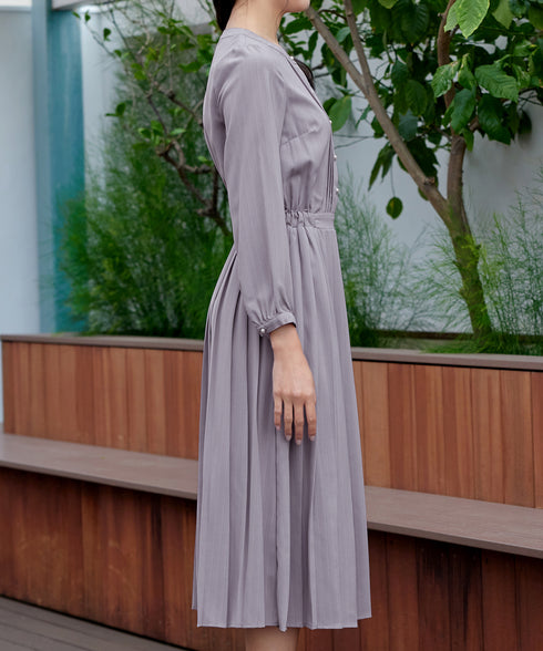 パールボタンプリーツワンピース