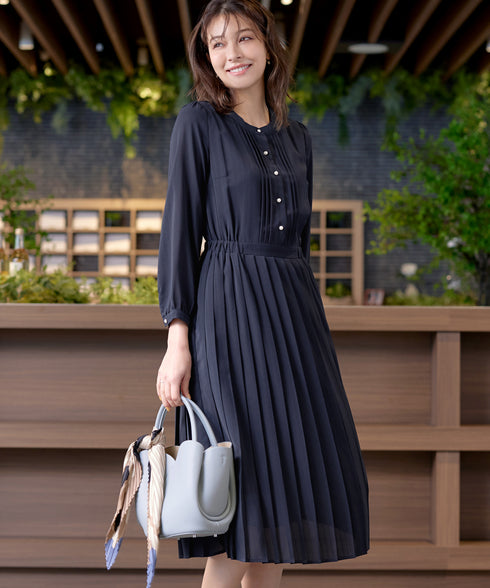 パールボタンプリーツワンピース