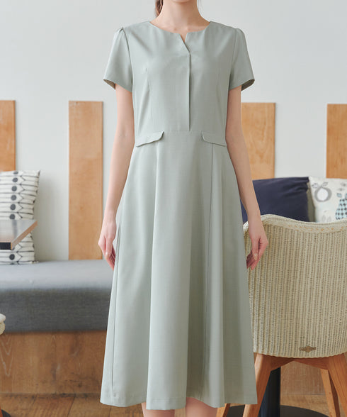 【小倉優子さん着用】フラップポケットミディアム丈フレアワンピース