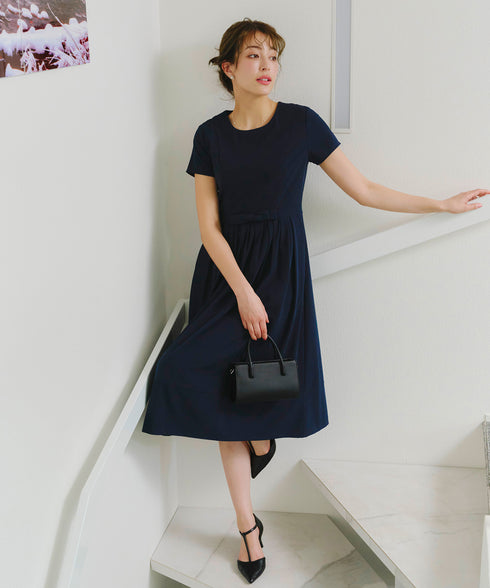 半袖リボンギャザーフレアワンピース