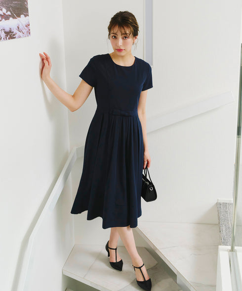 半袖リボンギャザーフレアワンピース