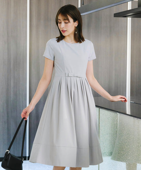 半袖リボンギャザーフレアワンピース