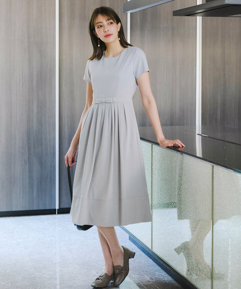 半袖リボンギャザーフレアワンピース