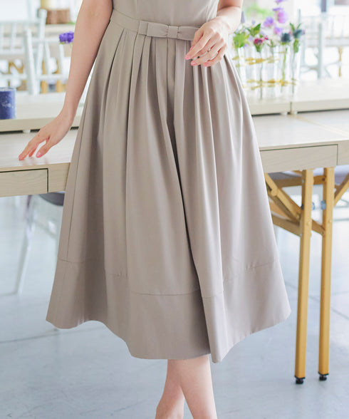 半袖リボンギャザーフレアワンピース