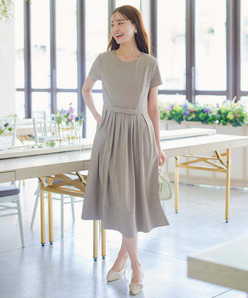 半袖リボンギャザーフレアワンピース