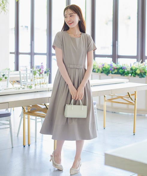 半袖リボンギャザーフレアワンピース