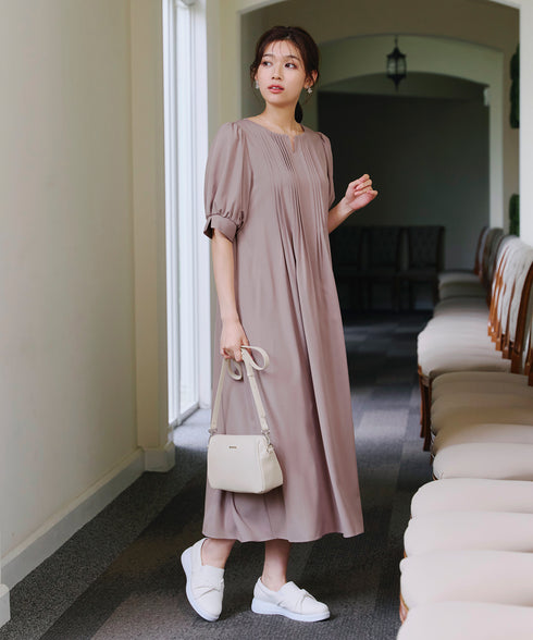 ボリュームパフスリーブピンタックワンピース