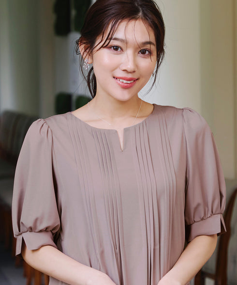 ボリュームパフスリーブピンタックワンピース