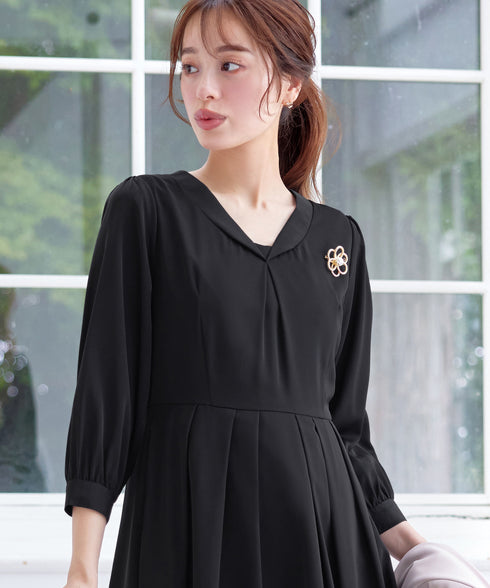 ロールVネックワンピース