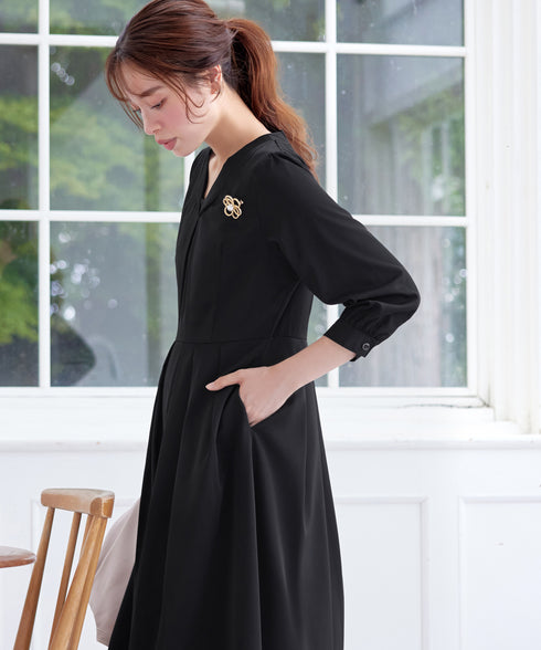 ロールVネックワンピース