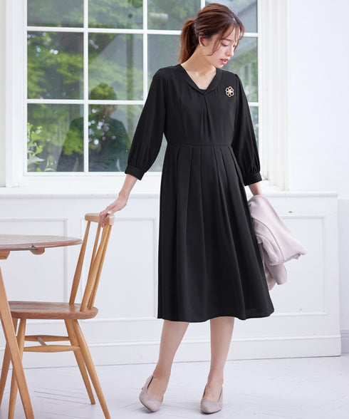 ロールVネックワンピース