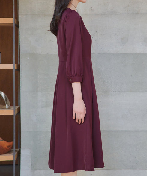 ロールVネックワンピース