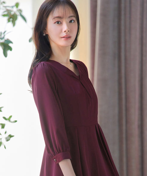 ロールVネックワンピース