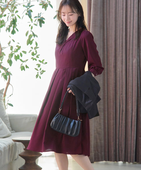 ロールVネックワンピース