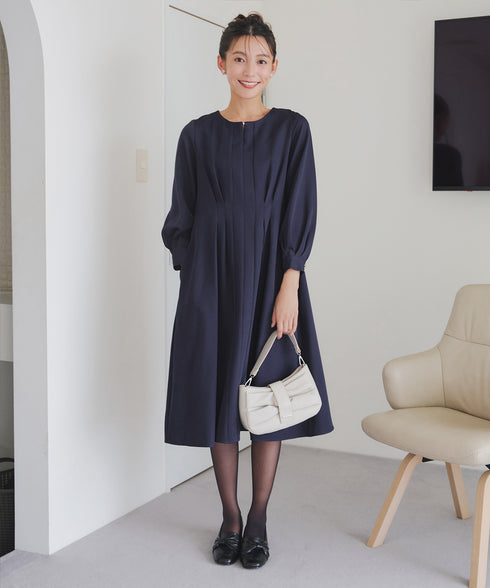 ビジュー付きフロント切替タックワンピース